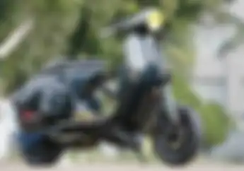 Vespa PX Exclusive Ini Kelihatan Sangar Setelah Dimodif Bergaya Cutdown Street Racer