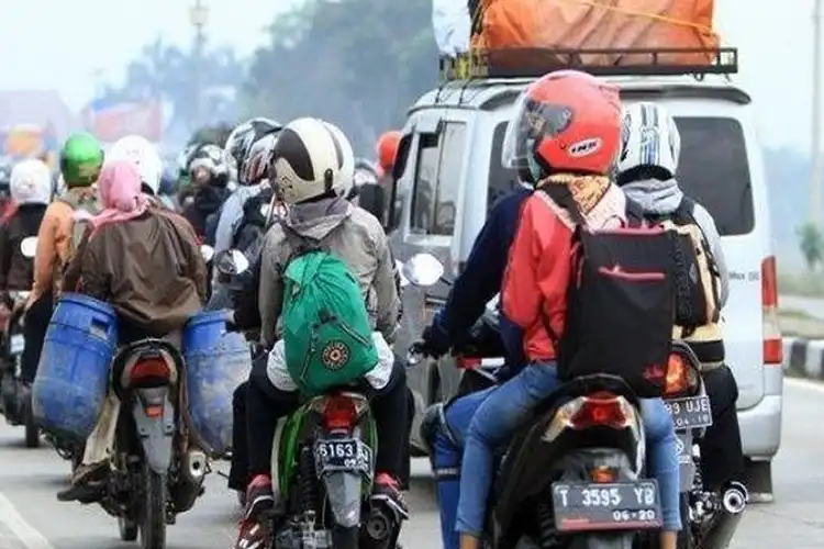 Bikin Ngakak Pemudik Motor Asal Kediri Bisa Lupa Ketinggalan Istri dan Anaknya di Brebes