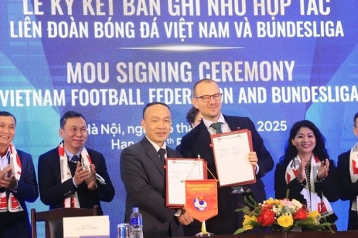 Penandatanganan MOU kerja sama Federasi Vietnam (VFF) dengan Bundesliga, Rabu (26/2/2025).