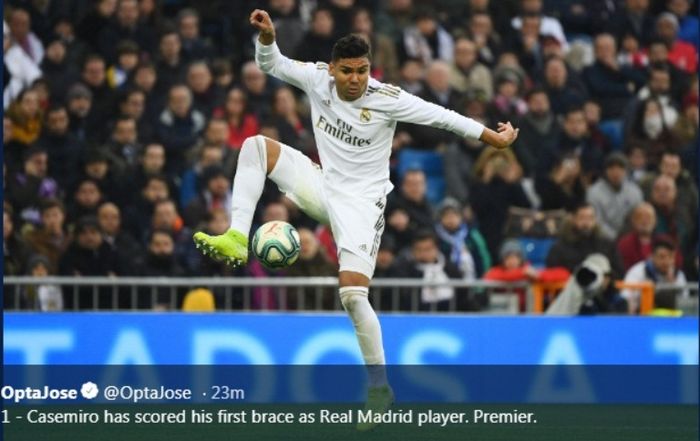 Aksi gelandang Real Madrid, Casemiro, dalam laga kotra Sevilla di Estadio Santiago Bernabeu, Sabtu (18/1/2020).