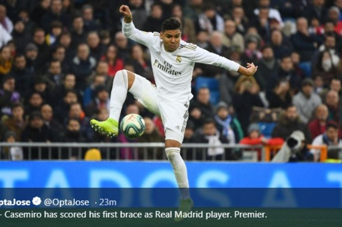 Aksi gelandang Real Madrid, Casemiro, dalam laga kotra Sevilla di Estadio Santiago Bernabeu, Sabtu (18/1/2020).