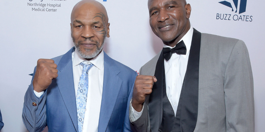 Penyesalan Mike Tyson karena Gigit Telinga Evander Holyfield