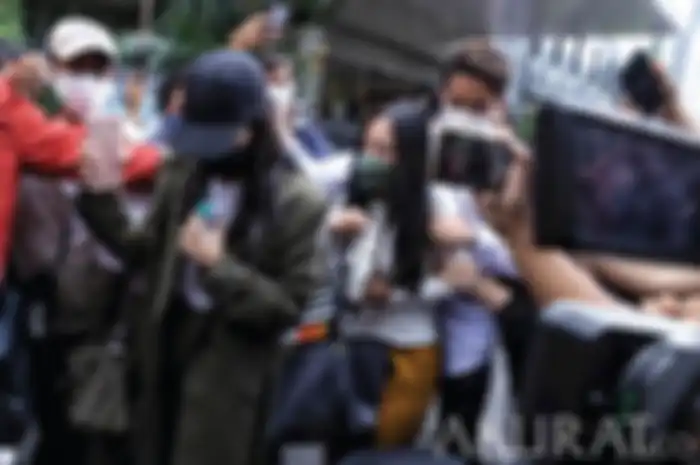 Foto Rachel Vennya datangi Polda Metro Jaya tersebar luas di media sosial.