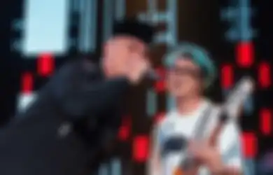 Klarifikasi Thomas Ramdhan Banting Bass saat Ahmad Band Konser, Ahmad Dhani: Kenapa Lo Banting?