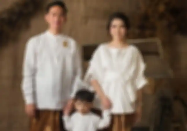 Potret keluarga Gibran Rakabuming Raka bersama Selvi Ananda dan Jan Ethes 