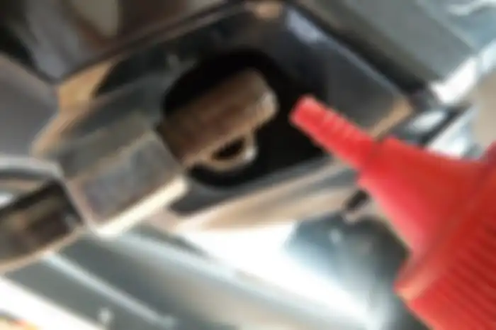 Begini Cegah Drat Spion Selek, Caranya Mudah Banget! 