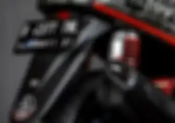 Terungkap! Kenapa Sepatbor Belakang Motor Selalu Berwarna Hitam, Ini Penjelasannya