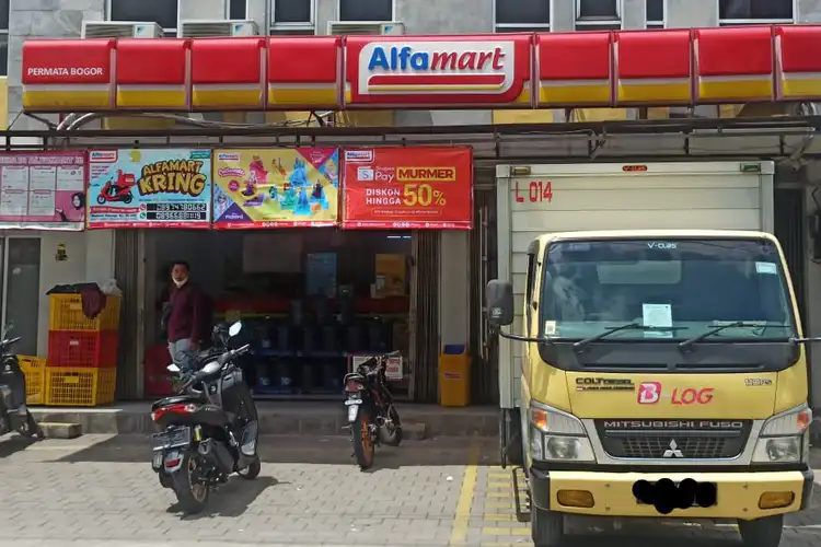 Wow Pendapatan Tukang Parkir Minimarket Satu Hari Tembus Segini, Pantas Sering Jadi Rebutan