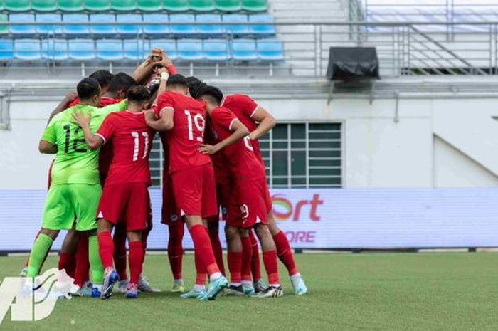 Pemain timnas Singapura sebelum laga uji coba melawan Maladewa di Jalan Besar Stadium pada 17 Desember 2022