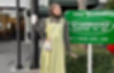 5 Inspirasi OOTD Hijab yang Nyaman dan Modis Buat Liburan Akhir Tahun!