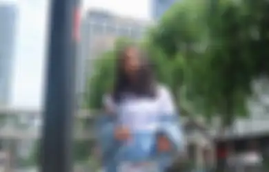 Anti Boring, Ini 4 OOTD Pakai Kaos Putih ala Anak Ririn Ekawati, Jasmine Abeng yang Bisa Kita Tiru!