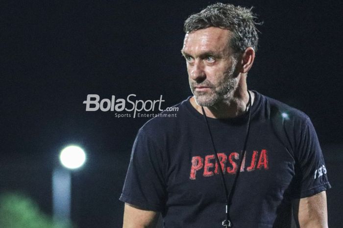 Pelatih Persija Jakarta, Thomas Doll, Pelatih Persija Jakarta, Thomas Doll minta 55 ribu jakmania padati Stadion Utama Gelora Bung Karno (SUGBK) di laga melawan PSS Sleman.