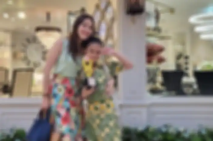 Ayu Ting Ting dan  Bilqis Khumairah