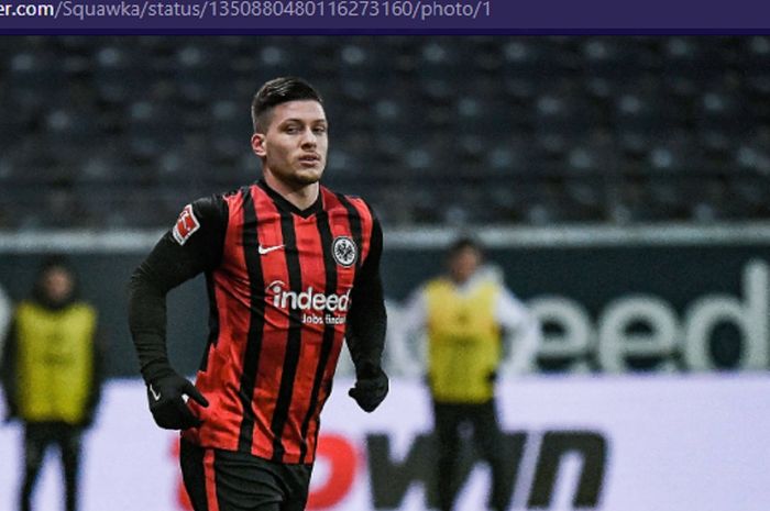 Penyerang Frankfurt, Luka Jovic, dalam laga pekan ke-16 Bundesliga kontra Schalke di Commerzbank-Arena, Minggu (17/1/2021)  waktu setempat atau Senin dini hari WIB