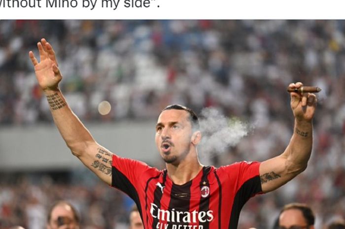 Selebrasi Zlatan Ibrahimovic sembari menghisap cerutu setelah berhasil mengantarkan AC Milan meraih gelar ke-19 Serie A, Minggu (22/5/2022).