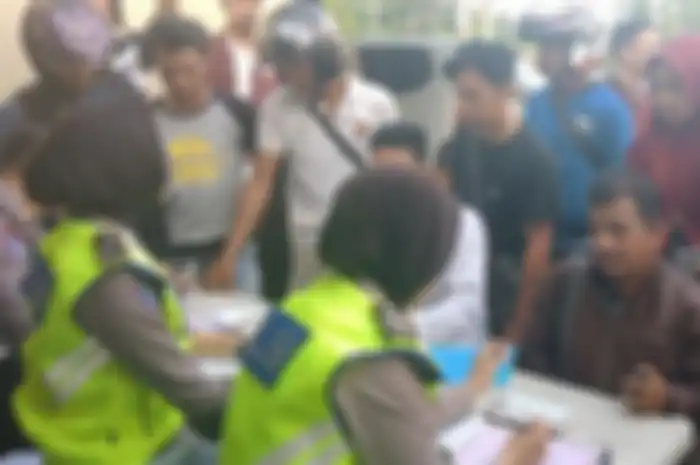 Ilustrasi tilang  untuk pemotor yang melanggar dan sidang di tempat.