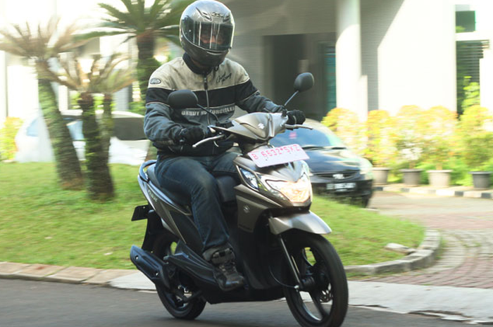 Sering menggantung gas, bisa merusak 4 komponen motor matik.