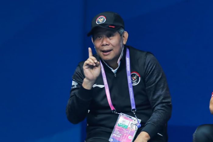 Herry Iman Pierngadi (Herry IP) bersama Rionny Mainaky saat mendampingi Fajar Alfian/Muhammad Rian Ardianto tampil pada perempat final Asian Games 2022