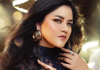 Tampil Cetar Pakai Gaun Hitam ke Acara Fashion Show Ivan Gunawan, Kahiyang Ayu Dikritik Netizen: Maaf ya, Kurang Cocok