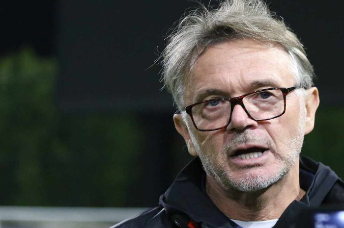 Pelatih Timnas Vietnam, Philippe Troussier, memberikan wawancara pasca kekalahan 0-2 timnya melawan Uzbekistan, Jumat (13/10/2023) malam WIB.