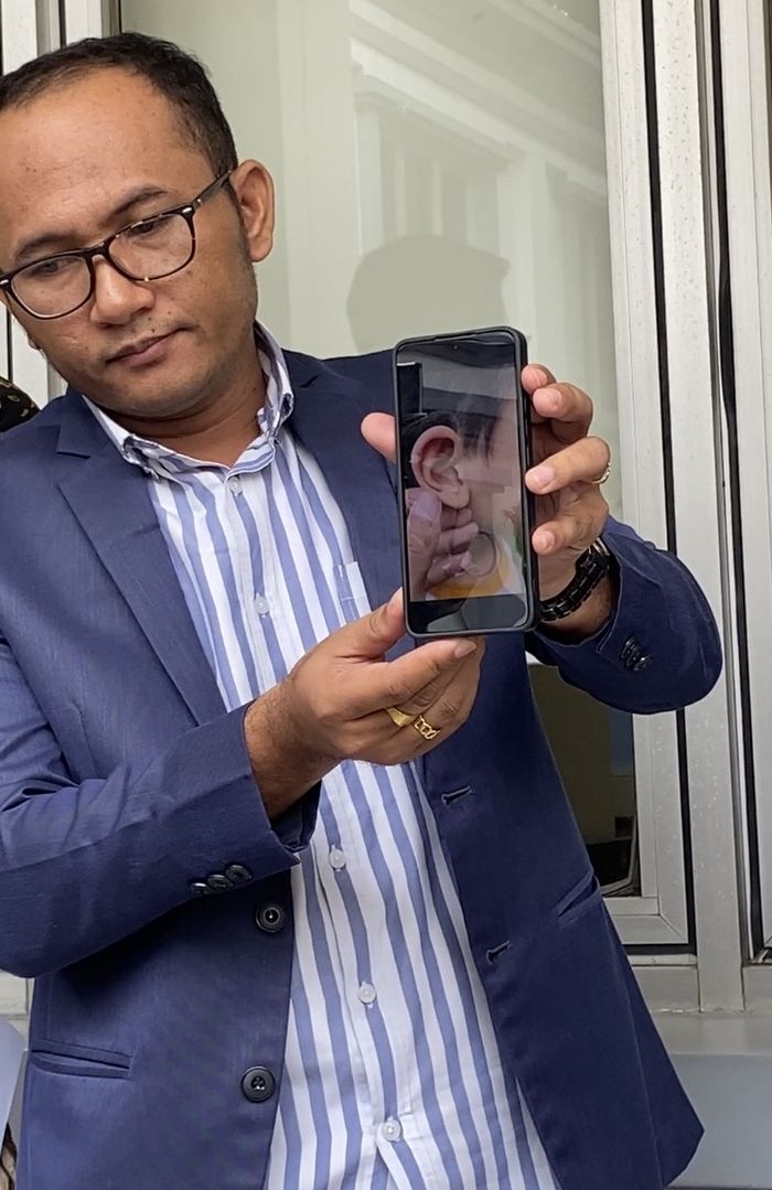 Edward Akbar laporkan Kimberly Ryder ke KPAI atas dugaan kekerasan pada anak dengan membawa bukti rekaman.