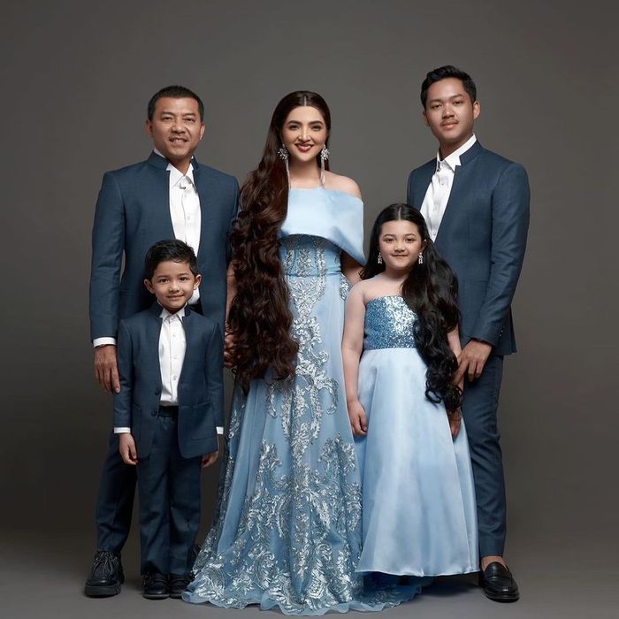 Pemotretan keluarga Anang Hermansyah dan Ashanty.