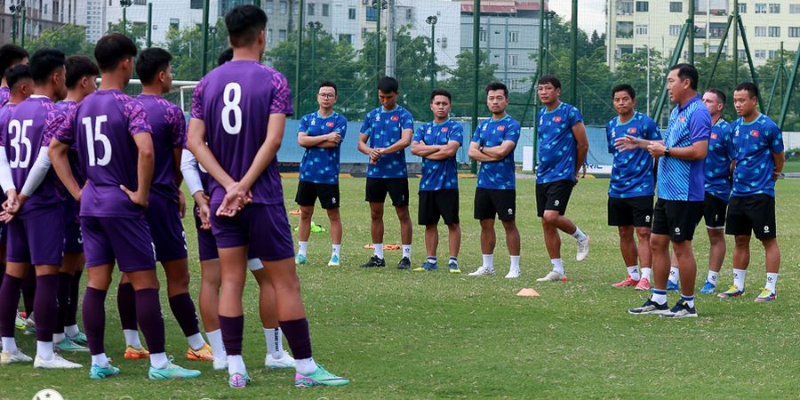 ASEAN Cup U-19 2024 - Datang Mepet, Vietnam Mengeluh: Sehari Cuma Buat Perjalanan Jakarta ke Surabaya