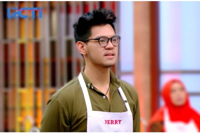 Jerry, kontestan MasterChef Indonesia masak rendang satu jam saja