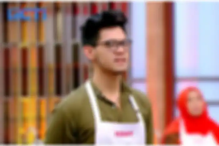 Jerry, kontestan MasterChef Indonesia masak rendang satu jam saja