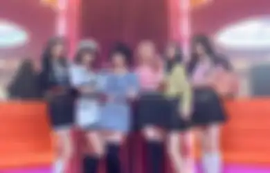 5 Inspirasi Gaya Retro dari MV Terbaru GFRIEND 'MAGO'. Bisa Kita Tiru!