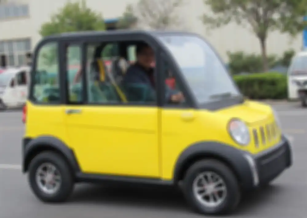 Mobil listrik Z11 buatan Cina.