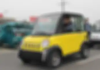 NMAX Kalah Murah, Muat 4 Orang Pas Buat Musim Hujan Plus Anti ke Pom Bensin