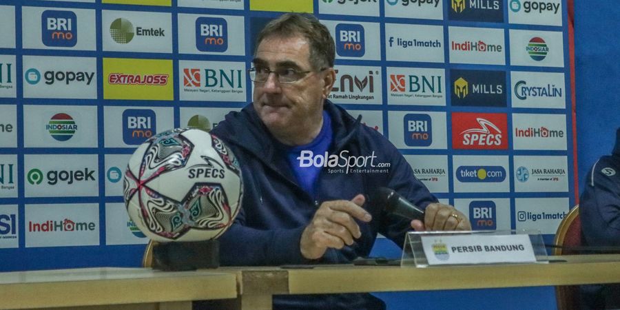 Kalah di Kandang, Robert Albert: Permainan Persib Terlalu Lembut untuk Level Liga 1