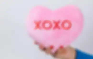 Gak Melulu soal Hubungan Romantis, Ini Dia Arti Kata XOXO yang Viral di TikTok