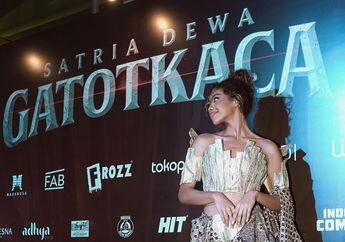 Berperan dalam Film Satria Dewa Gatotkaca, Zsa Zsa Utari Tampil Spektakuler dalam Premier Film Tersebut!