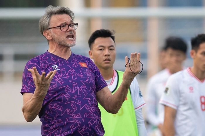 Eks pelatih Timnas Vietnam di SEA Games 2023, Philippe Troussier.