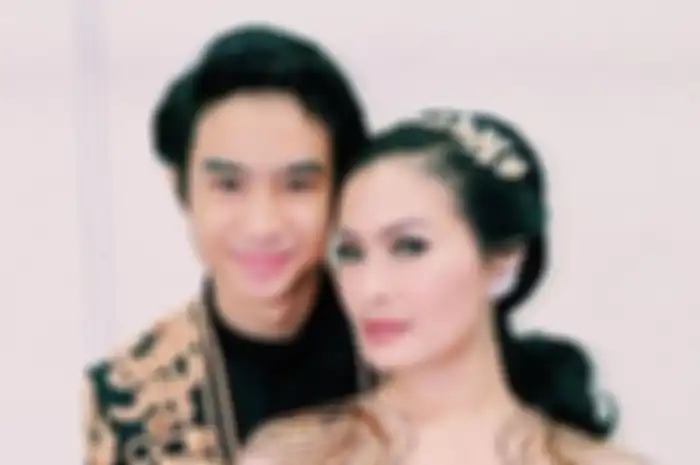 Devano dan Iis Dahlia