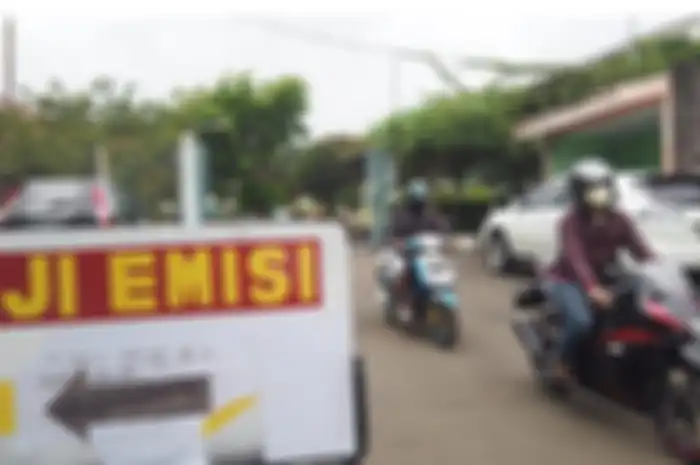 Jangan Kaget bayar pajak kendaraan wajib uji emisi terlebih dahulu.