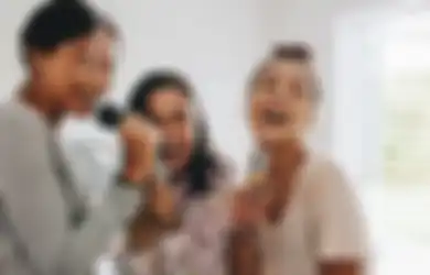 Rekomendasi OST Drama Korea Cocok Buat Karaokean Bareng Bestie!