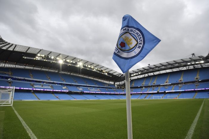 Manchester City diduga melakukan pelanggaran finansial oleh Premier League dengan tuduhan lebih dari 100 kasus selama sembilan musim dan berpotensi mendapatkan sanksi berat.