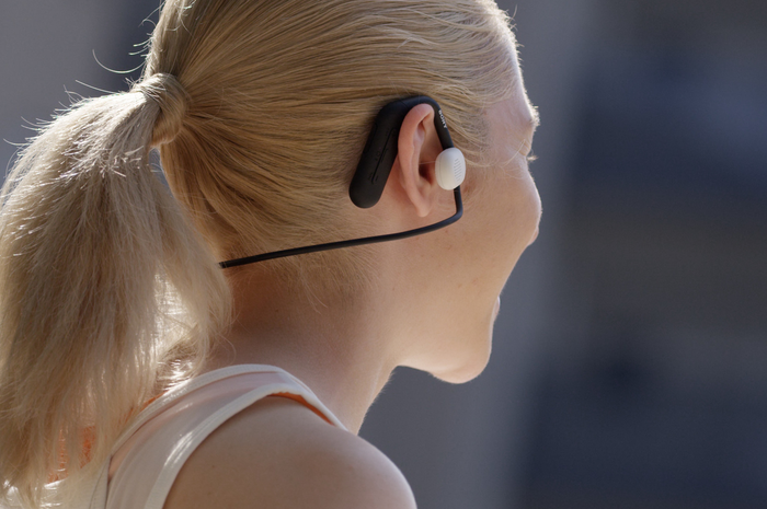 Penggunaan headphone Sony Float Run untuk para atlet dan pelari.