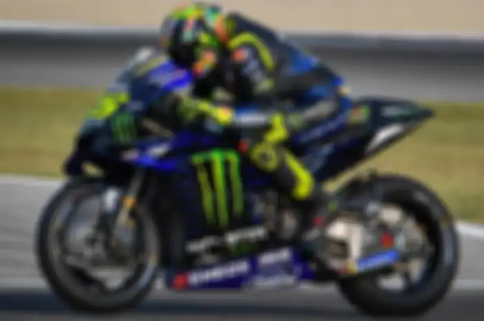Bertahun-tahun lalu komplain, Valentino Rossi baru dapat ubahan baru motor Yamaha M1 musim ini. Coba kalau semua itu dilakukan 2,5 tahun lalau