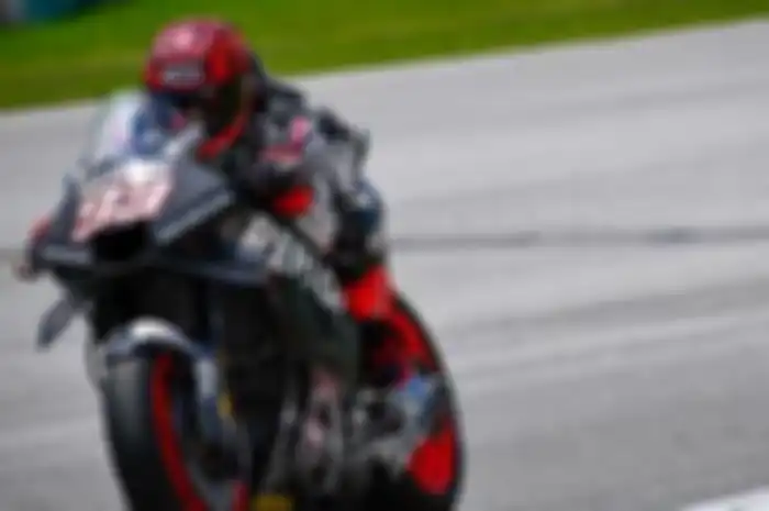 Marc Marquez saat menjalani Tes Sepang di hari pertama.