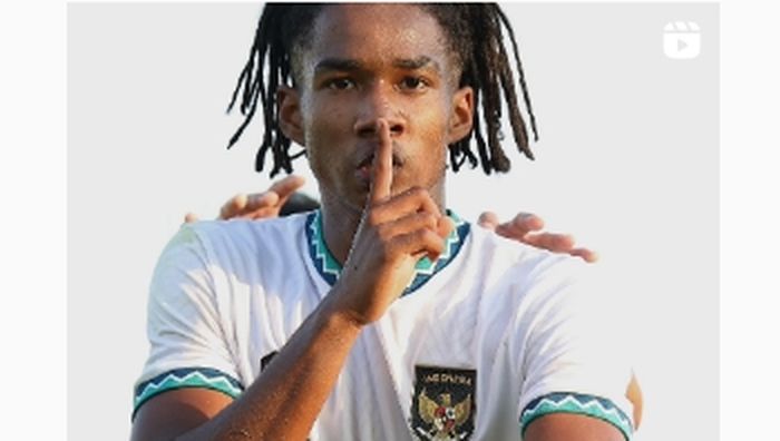 Selebrasi tutup mulut Ronaldo Kwateh dalam laga timnas Indonesia U-20 vs Antalyaspor (8/11/2022). 