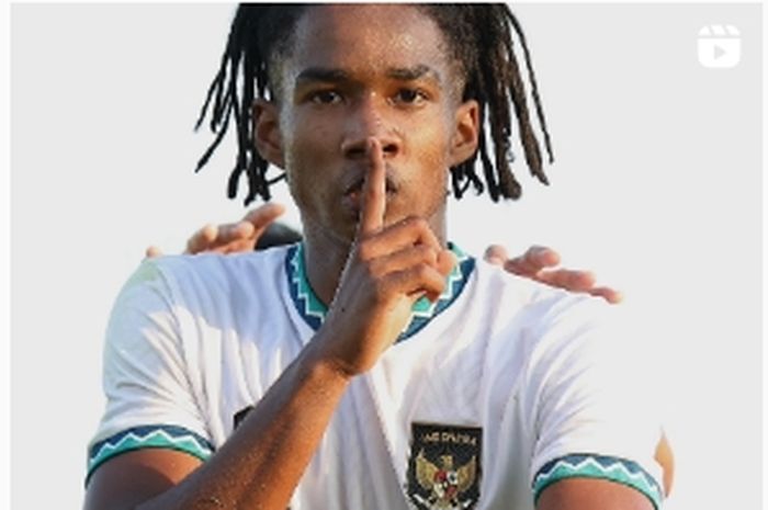 Selebrasi tutup mulut Ronaldo Kwateh dalam laga timnas Indonesia U-20 vs Antalyaspor (8/11/2022). 