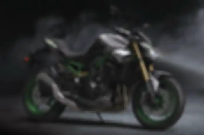 Kawasaki Z900 2025 punya tampilan street fighter