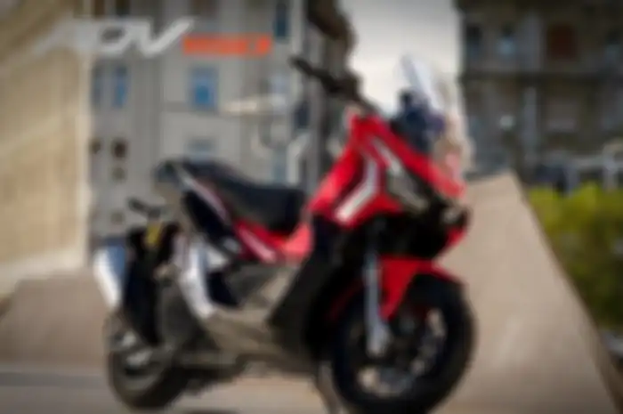 Honda ADV 150 Advance Red merupakan tipe tertinggi