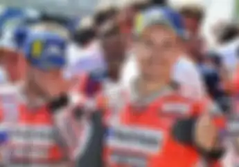 Siap Berpisah, Jorge Lorenzo Kembali Terlibat Keributan dengan Andrea Dovizioso