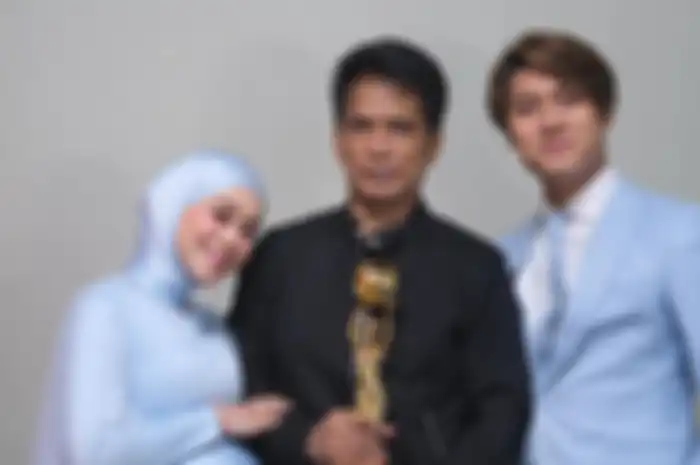 Potret Lesty Kejora, Rizky Billar, dan ayah Lesty Kejora, Endang Mulyana.
