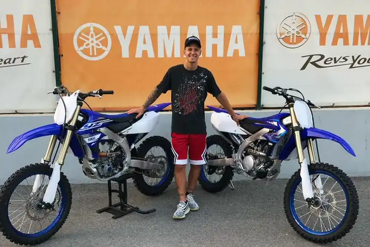 Pembalap MotoGP Sih Bebas, Fabio Quartararo Latihan Naik Motor Kado